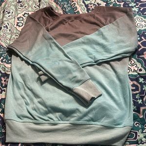 Women's large dress top. Good condition.